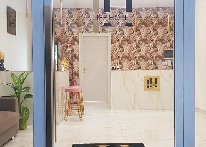 Life Hotel